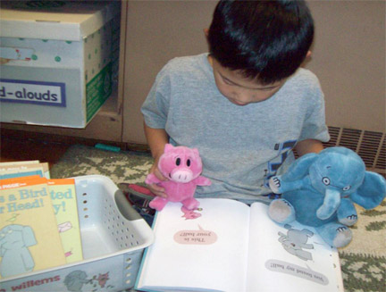 organize elephant and piggie books